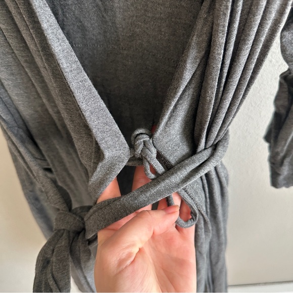 Hatch-to-Hospital Maternity Gray Robe - Picture 5 of 8